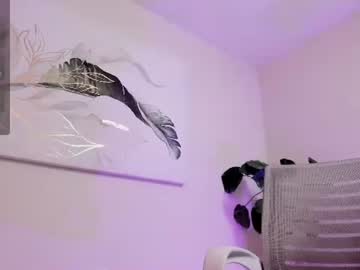 mia_quinn__