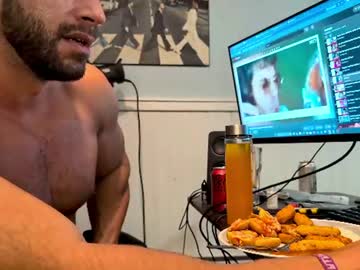 pizza_biceps