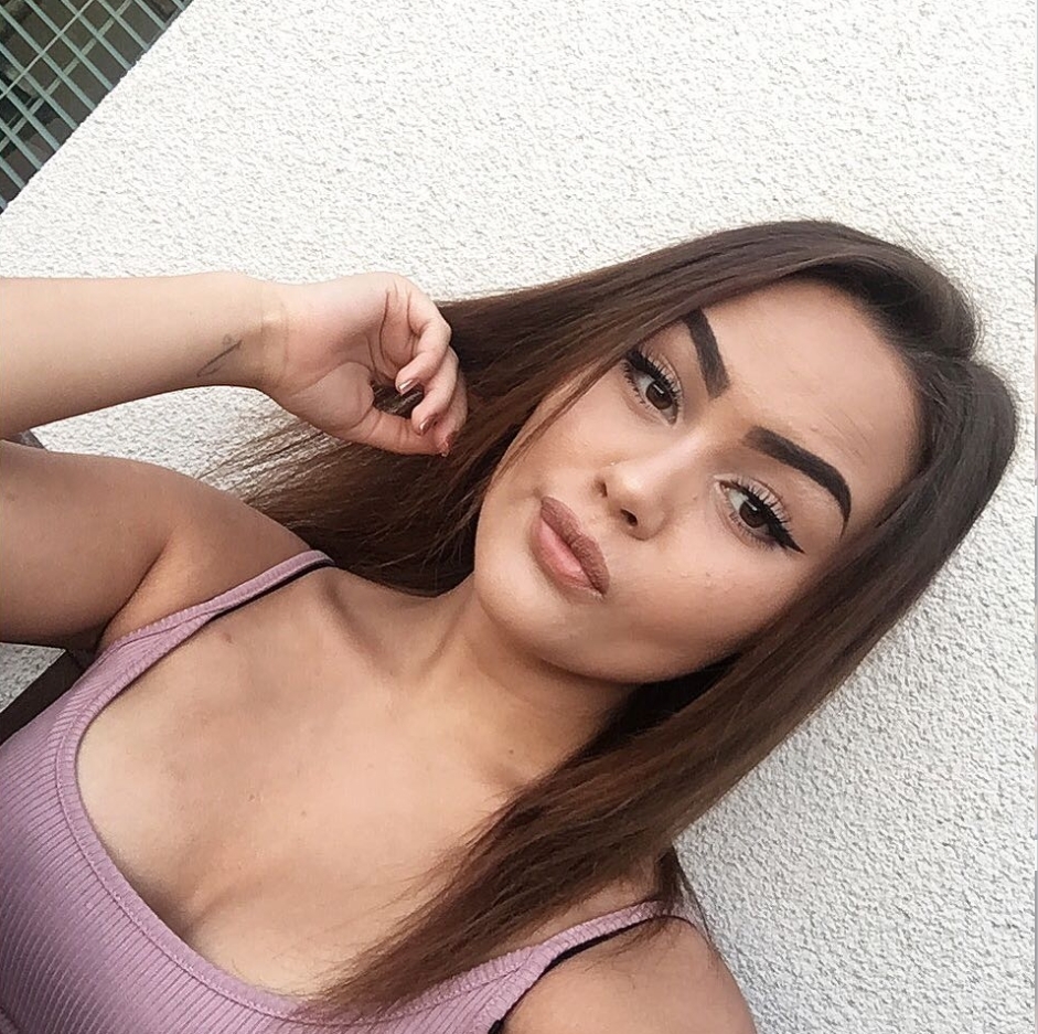 Random teens 18+ — 39