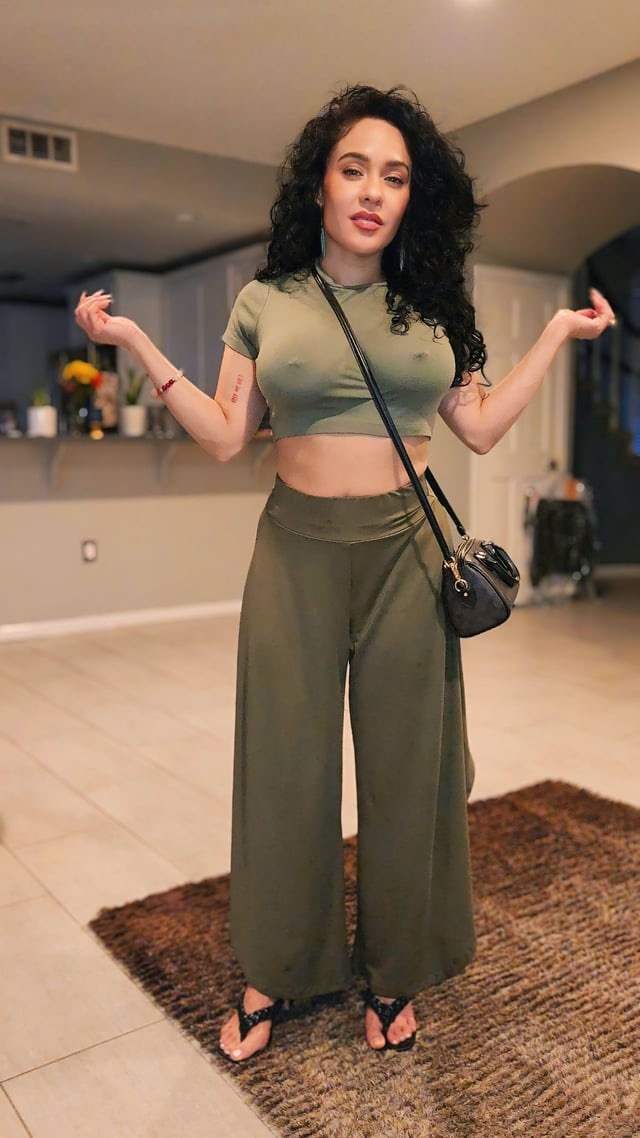 Bisexual Latina wife — 31