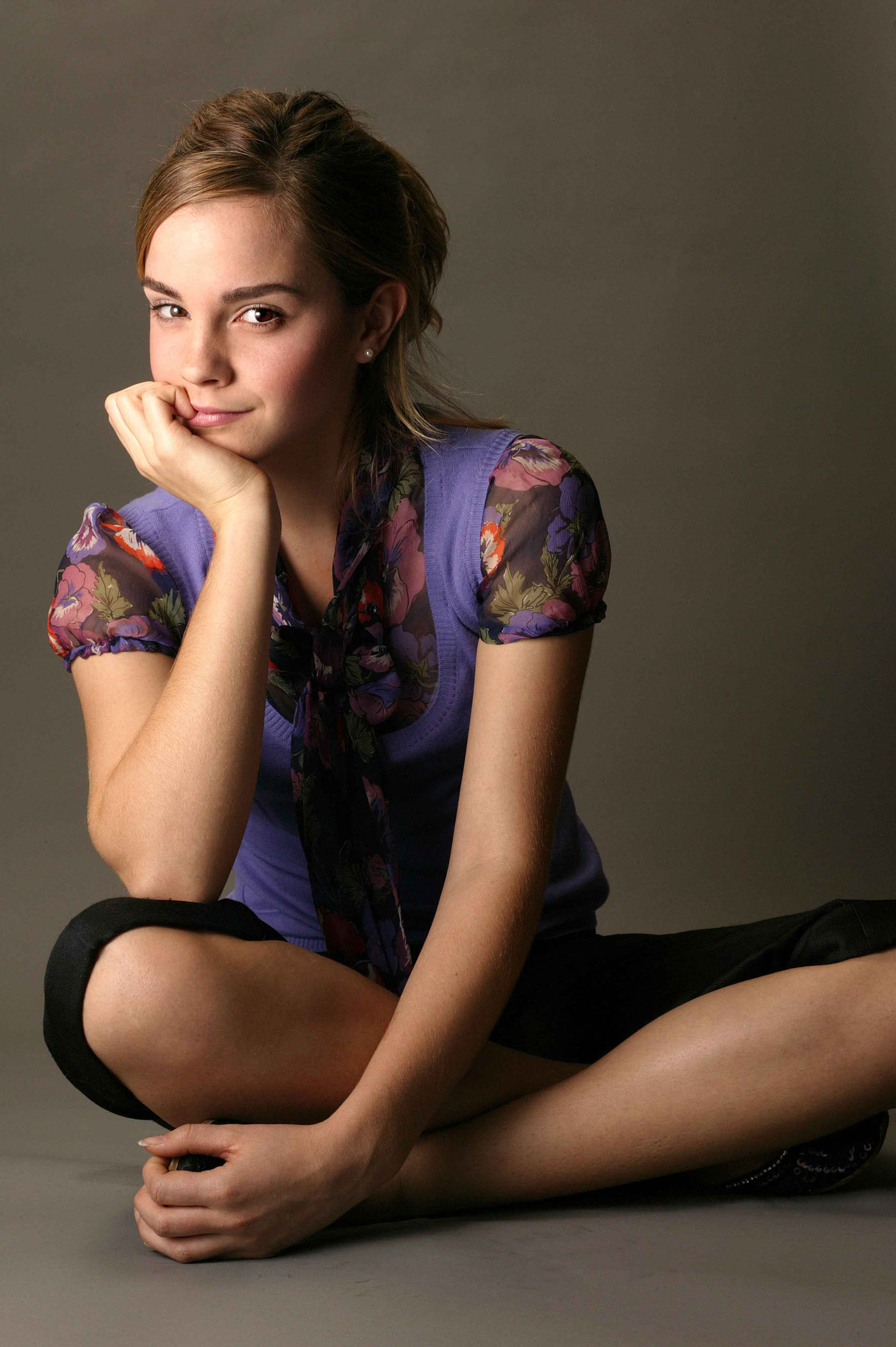 Emma Watson  Sexy Legs and Ass — 24