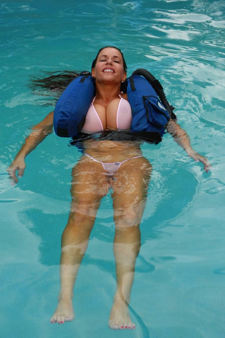 Alicia put life-jacket — 36