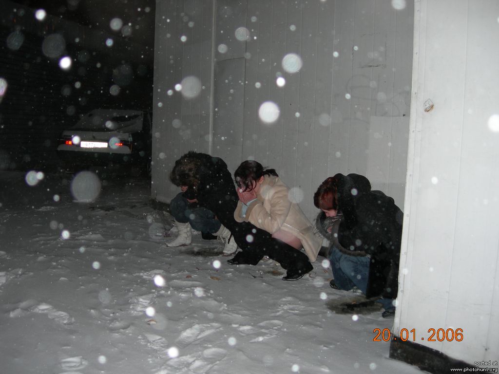 Girls Going to the Toilet Outdoors — 36