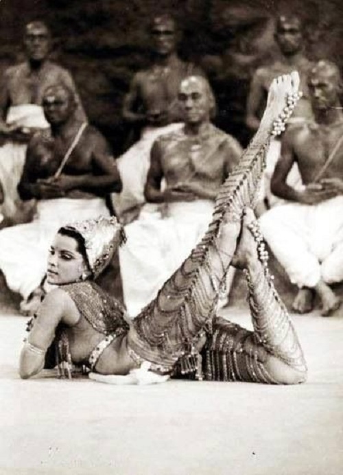 Vintage Gypsy Dancers — 28